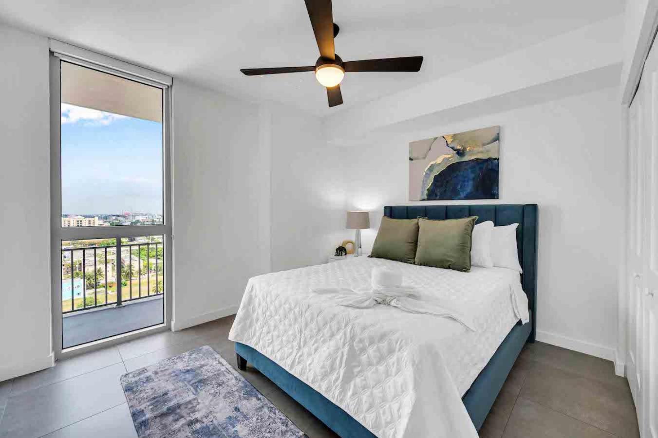 Amazing 3 Bed Unit In Dwntwn Miami With Free Parking Apartment Exterior photo